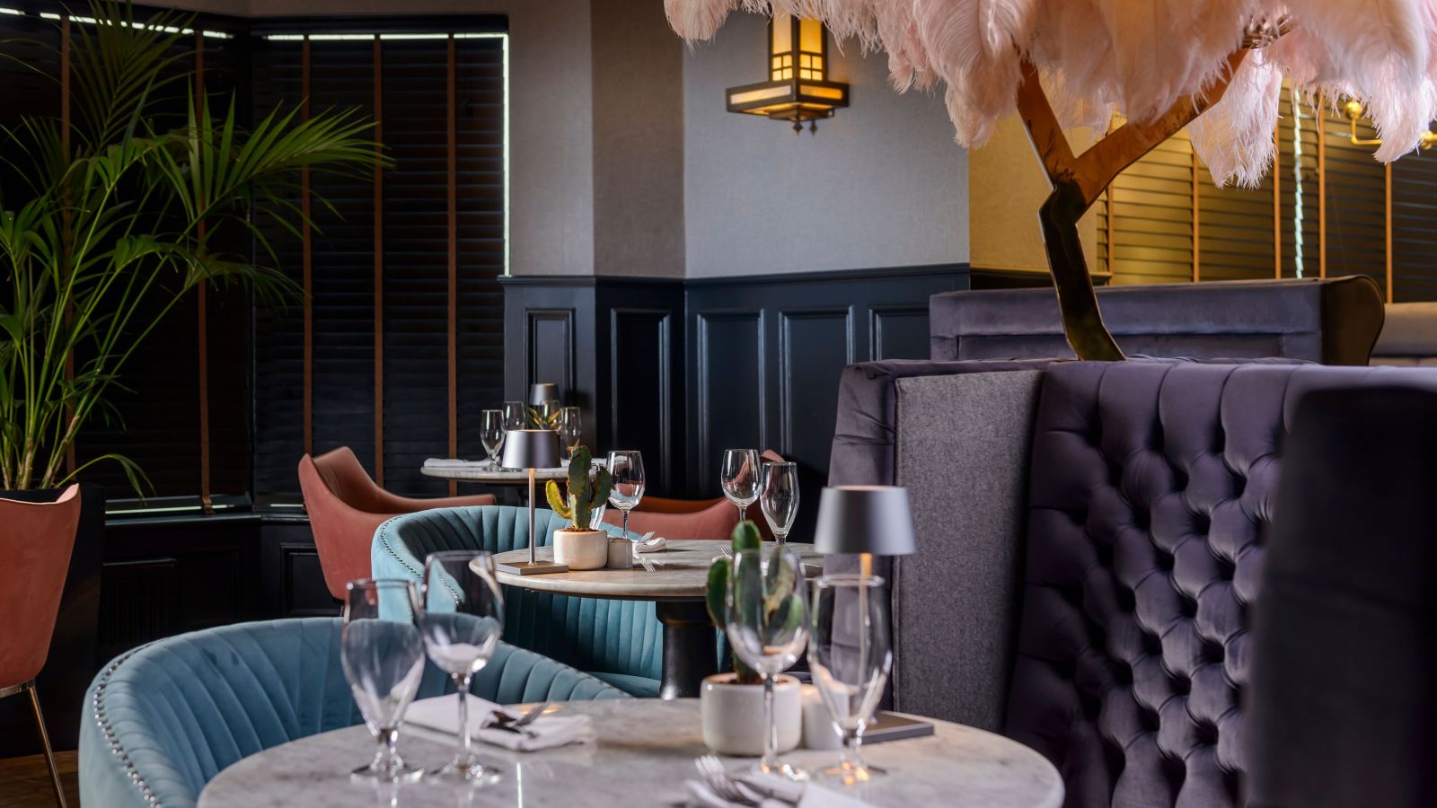Ivy Lounge Bar